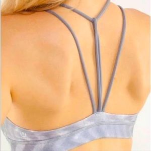 Lululemon Trinity Blazer Fossil Chevron Grey
High Neck Sports Bra Womens size 6